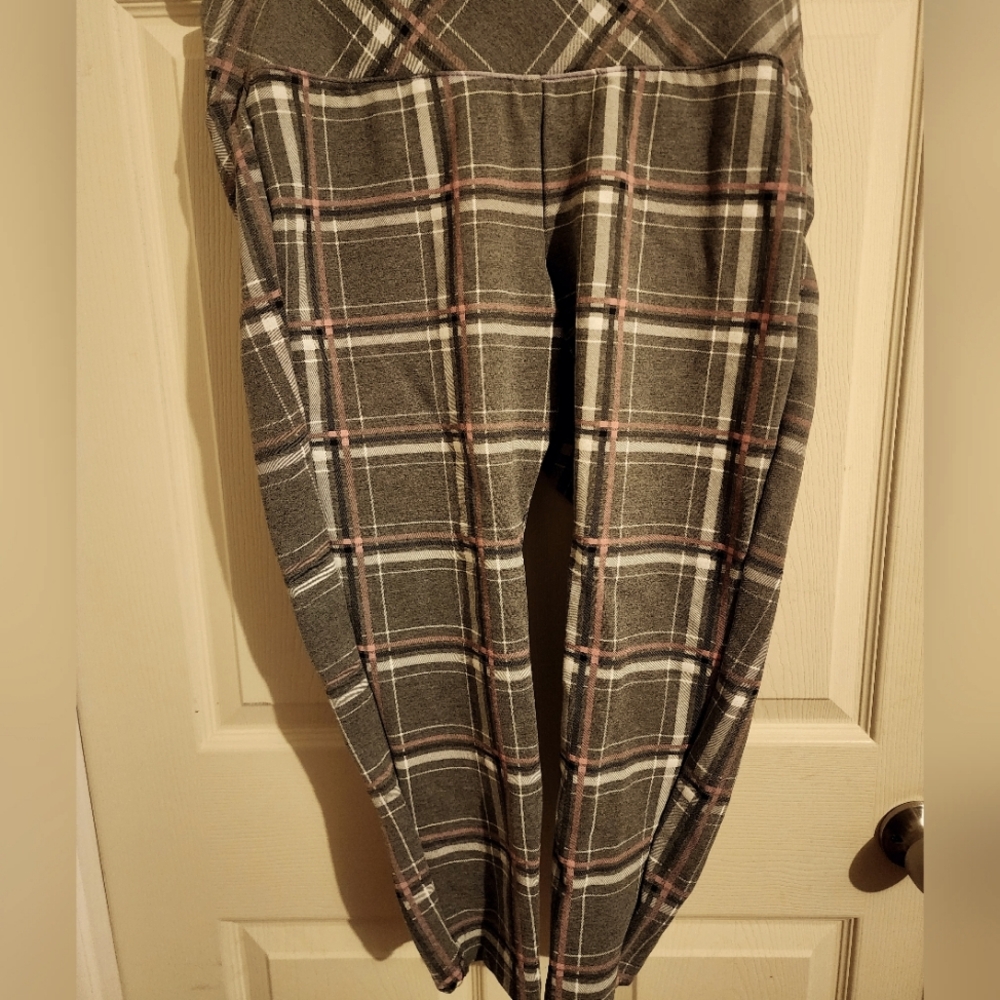 Torrid Pixie Pant size 1 plaid